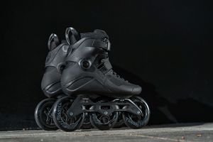 POWERSLIDE Swell Trinity 110 Triple Black